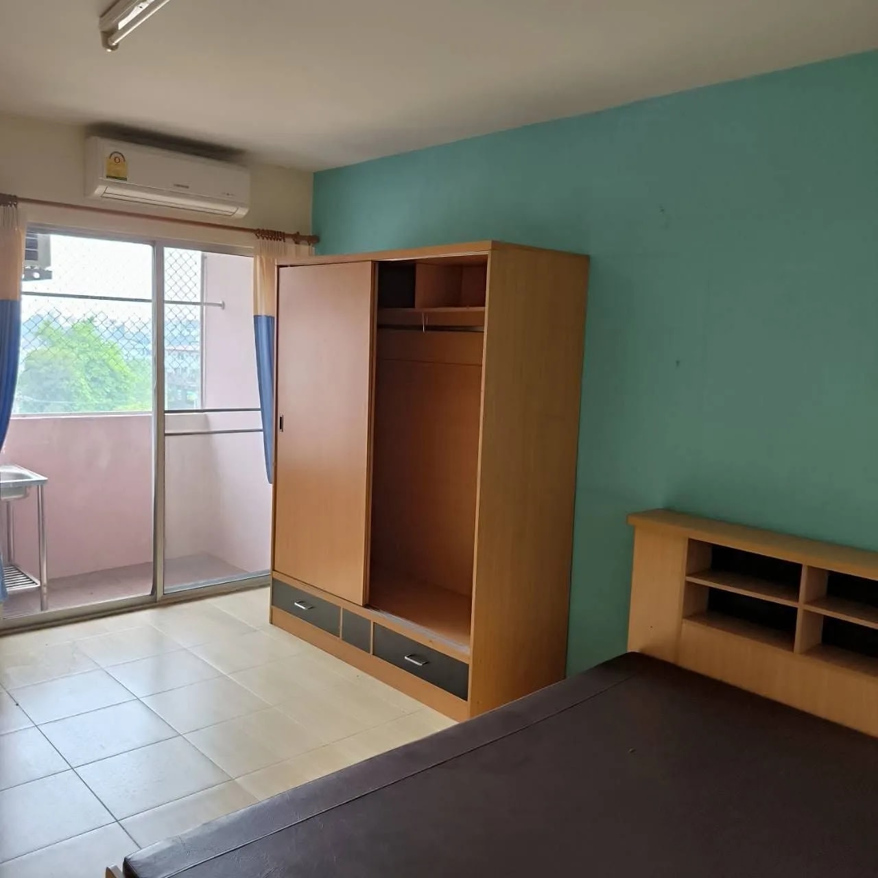 BB Place, Chang Phueak: Monthly Fan and Air-Conditioned Dormitory Rooms of 29 sq.m. near Lanna Commercial Technology College · 1