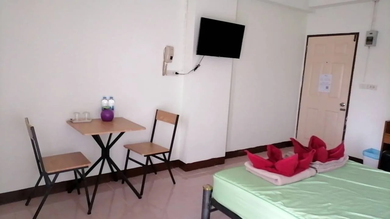 Chusri Mansion 2, Rama II Soi 28 Chom Thong – 객실마다 발코니가 있는 에어컨 월세 룸, 카드키 출입 · 1