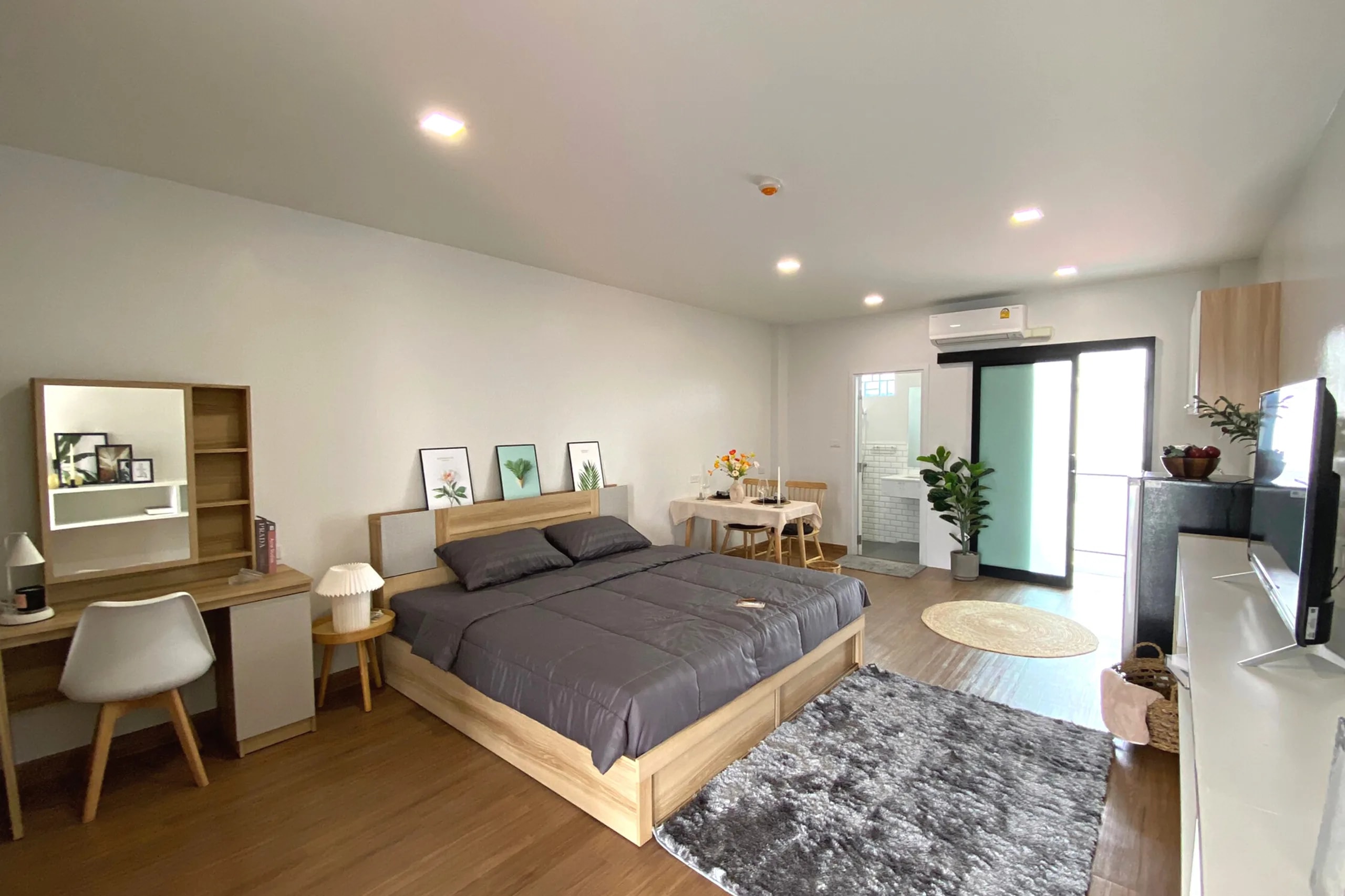 G Residence（Greenpark）：Central Festival 和 Payap University 附近极简风月租单间 · 1