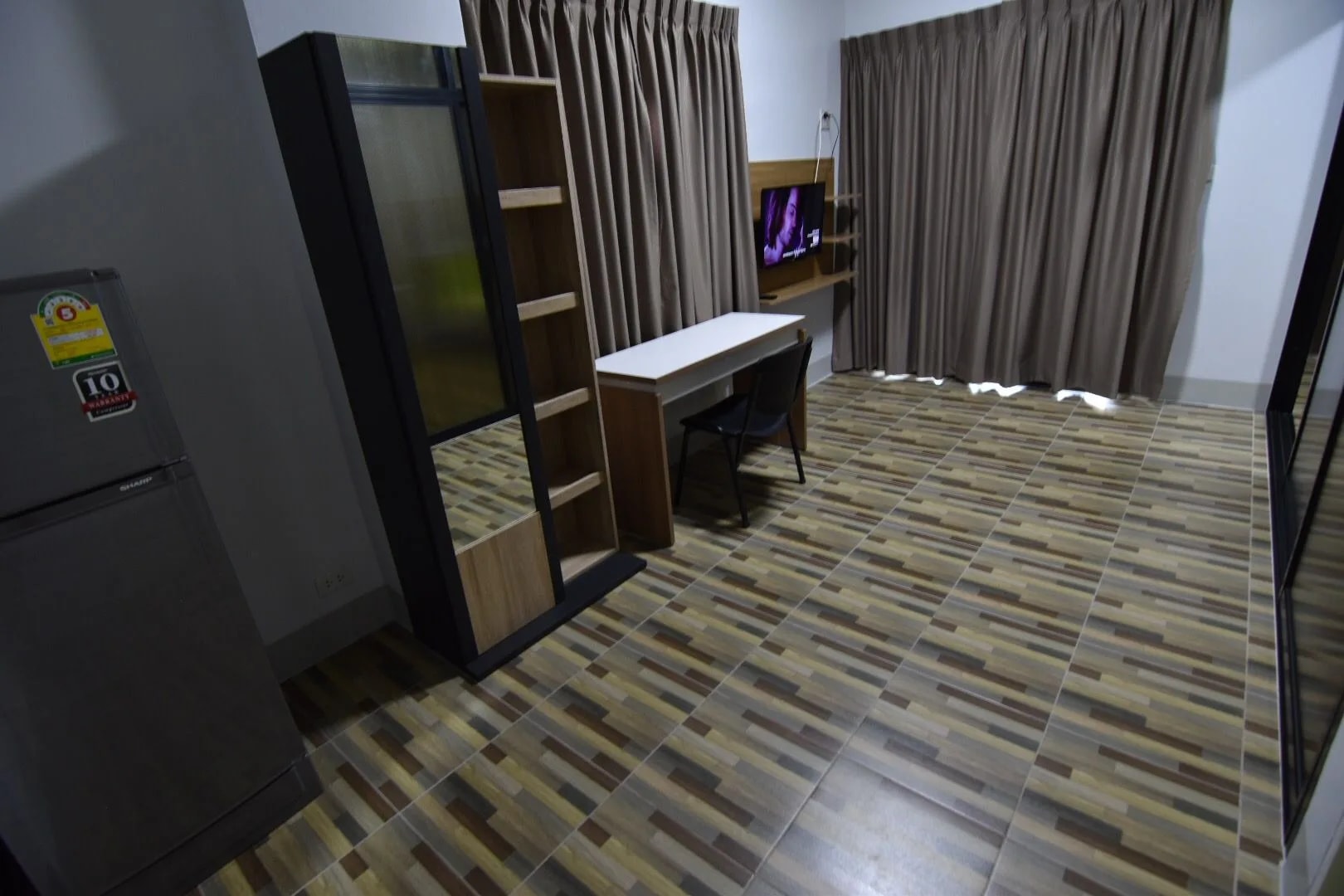 HOUSE 21 เนินพระ ระยอง ห้อง 1 ห้องนอนรายเดือน 32 ตร.ม. ใกล้ศูนย์การค้าแพชชั่น ช้อปปิ้งเดสติเนชั่น · 1