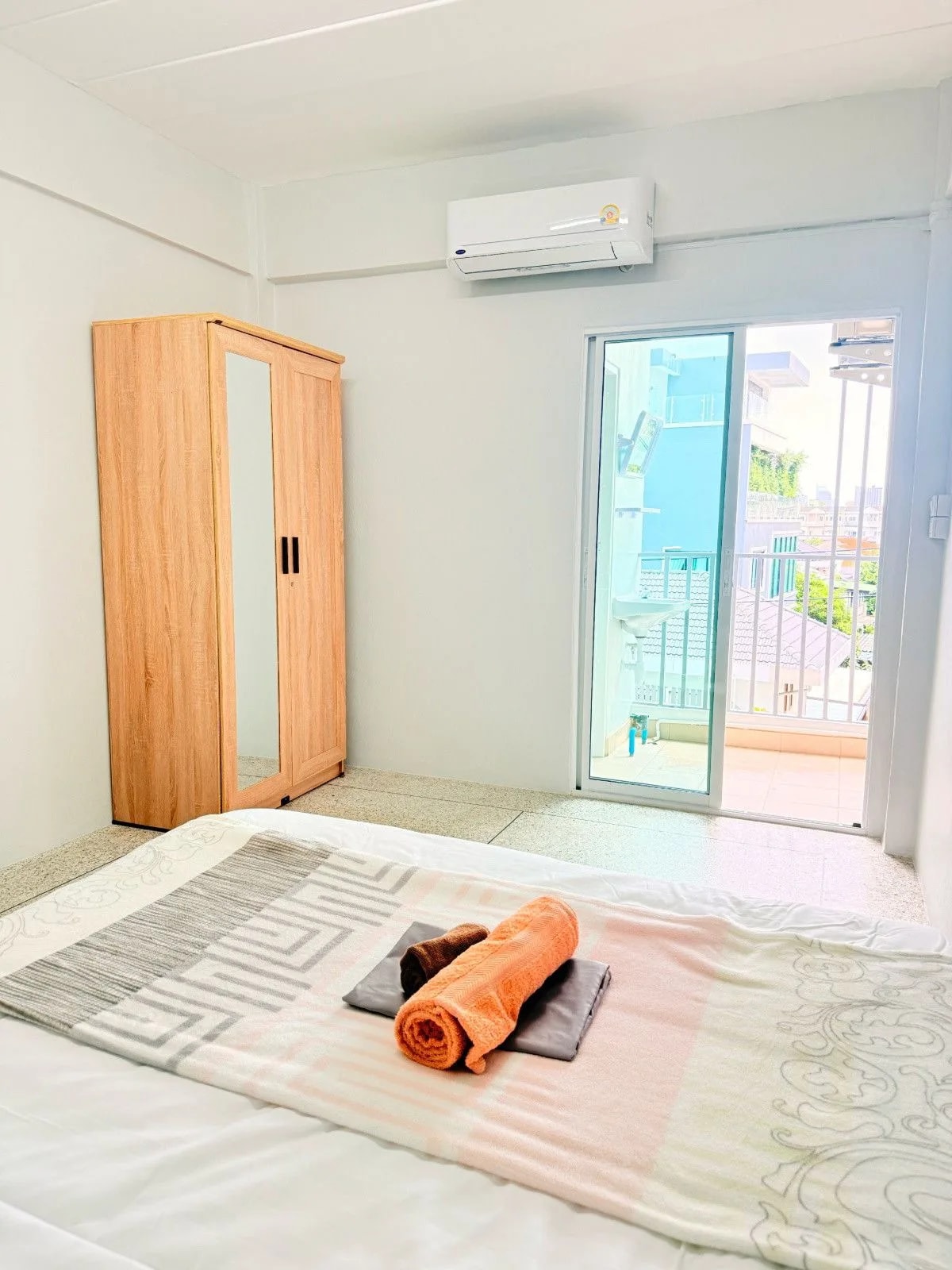 LALADA The Residence, Soi Lat Phrao 18 Yaek 4 : chambres rénovées de 16 m² au mois et à la journée, près du MRT Lat Phrao · 1