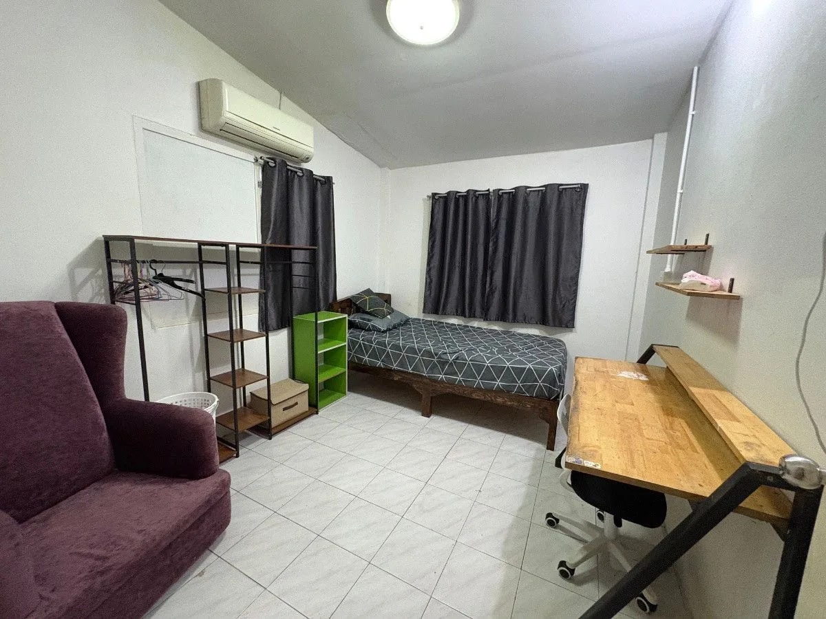 Montfort Baan Sila Dormitory : chambres d'élèves au mois avec repas et encadrement, à côté de Montfort College · 1