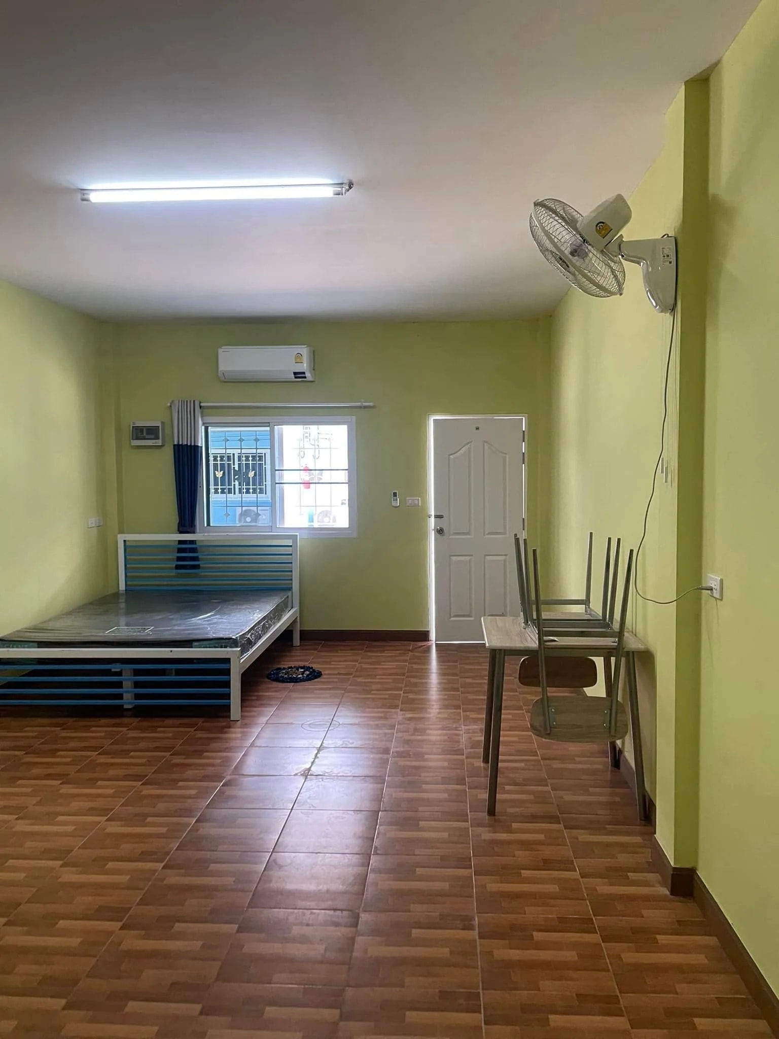 Parichat Rooms｜カードキーゲート付き24㎡のエアコン月契約ルーム、Pa Sang Hospital近く（Pa Sang、ランプーン） · 1