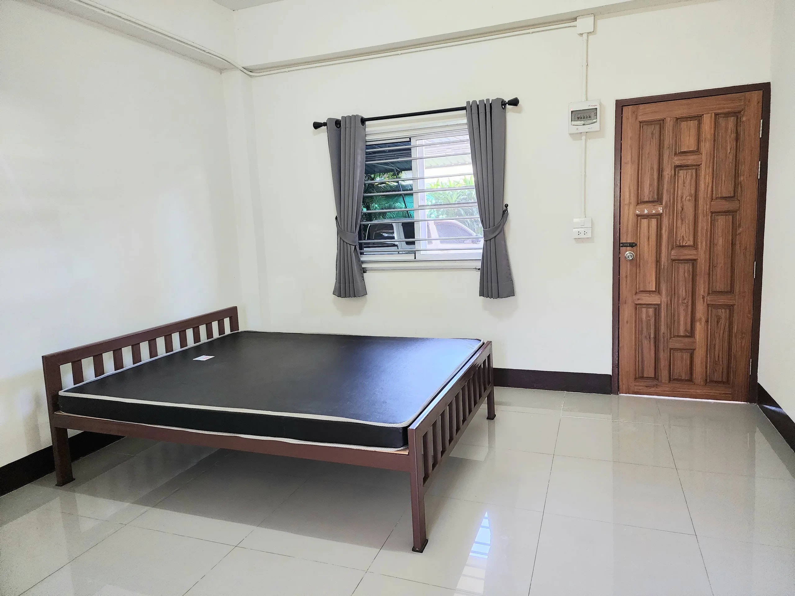 Pawana Apartment, San Pa Tong: комнаты с кондиционером по 24 кв. м помесячно рядом с Sanpatong Suwannarat Wittayakarn School · 1