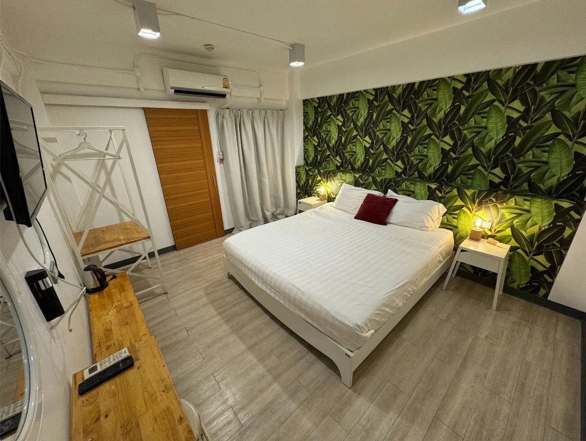 Sharina Place, Nimman Soi 7 : chambres au mois avec salle de bain privée et balcon, près de One Nimman · 1