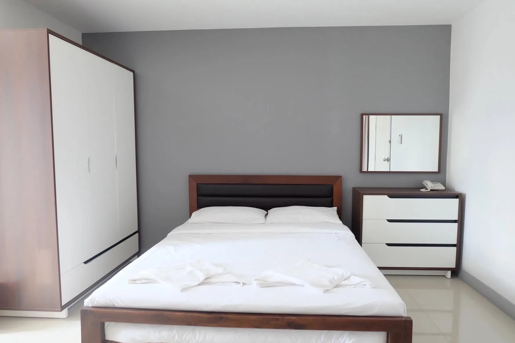 Subkamon Apartment، Pa Tan: غرف شهرية مفروشة قرب مستشفى Lanna · 1