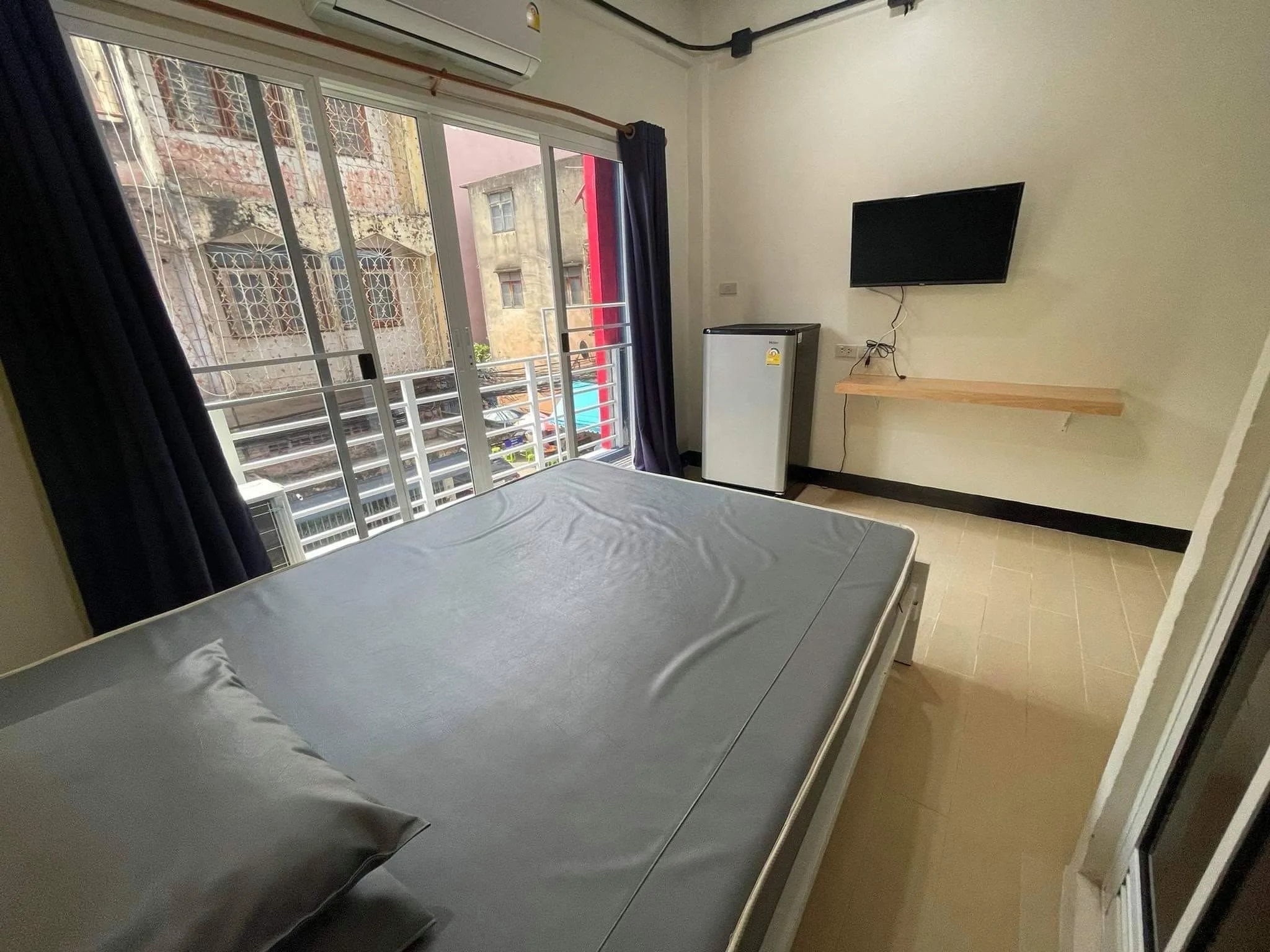 The Lighthouse Apartment สุขุมวิท 22 (ซอยเศรษฐีทวีทรัพย์ 2) คลองเตย ห้องพักรายเดือน 22–35 ตร.ม. ห่าง MRT ศูนย์การประชุมแห่งชาติสิริกิติ์ประมาณ 350 ม. · 1