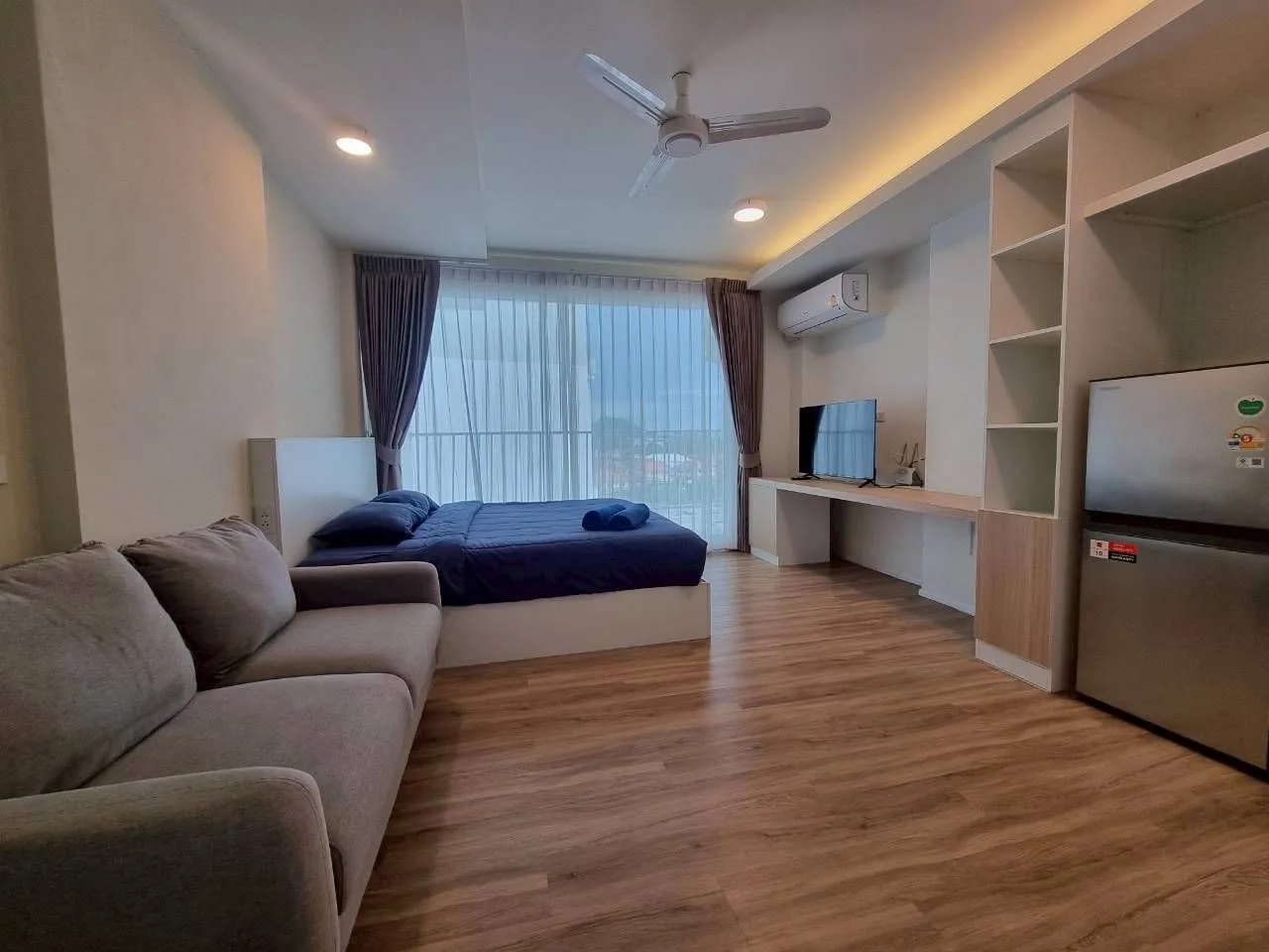 The Room Plus Hua Hin Residence, Soi 94: मासिक किराए पर कमरे, रूफ़टॉप पूल के साथ, Bangkok अस्पताल Hua Hin के पास · 1