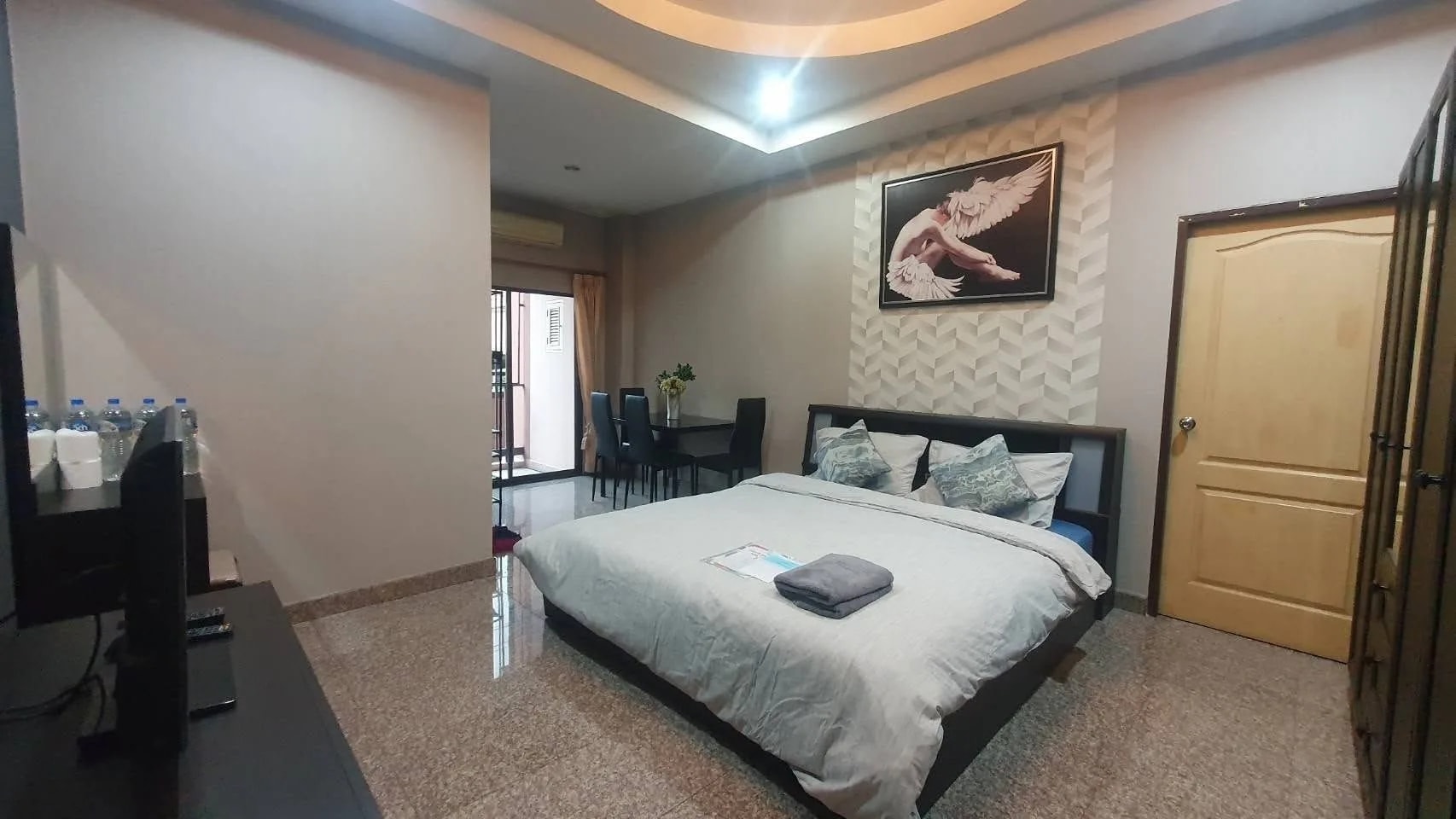 Viriyasooppat Mansion 2 : foyer avec chambres de 32-38 m² au mois, sans charges, près de l'Université Kasetsart, campus de Si Racha · 1