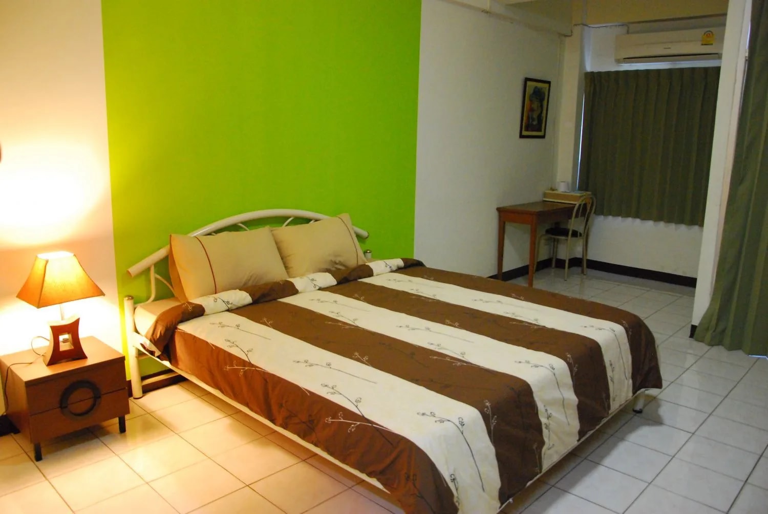 V.S. Apartment, rue Mittraphap : chambres de 32 m² au mois avec ascenseur, près de Terminal 21 Korat · 1