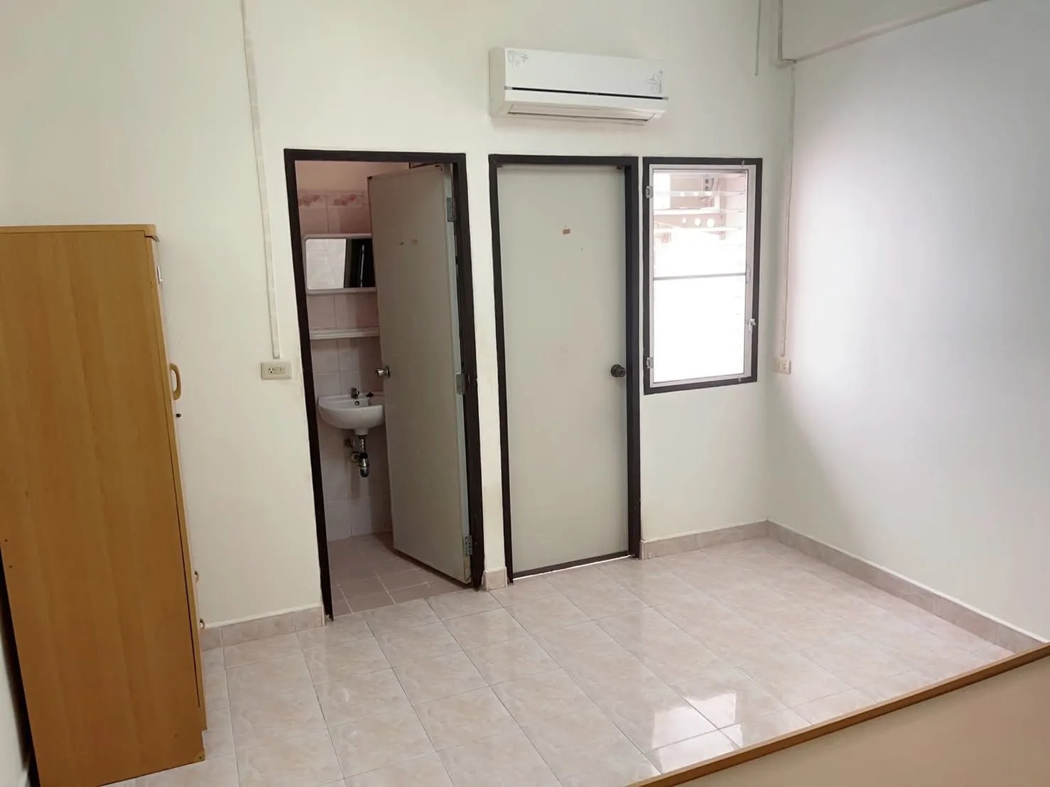 อพาร์ทเมนท์บ้านชัยพร ลาดพร้าว 23 แยก 2 ห้องพักรายเดือน 15 ตร.ม. 2,500 บาท ใกล้ MRT ลาดพร้าว · 1