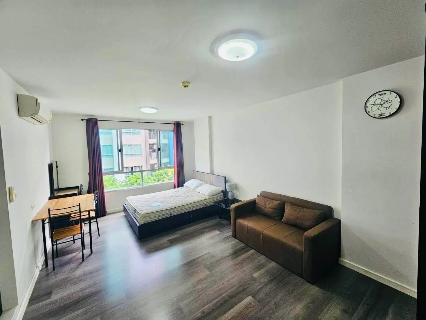Studio-Eigentumswohnung mit separater Küche zur Miete in dcondo Campus Resort Bangna, 30.5 m², Gebäude Summer (A), 4. Etage, nahe ABAC Bang Na · 1