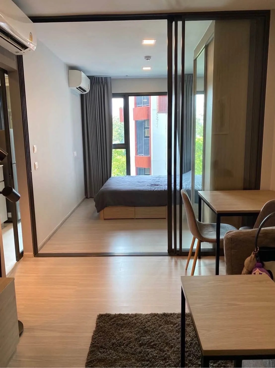 Condominio de 1 dormitorio en alquiler en The Privacy S101: 27 m², edificio A, planta 4, amueblado, cerca del BTS Punnawithi · 1