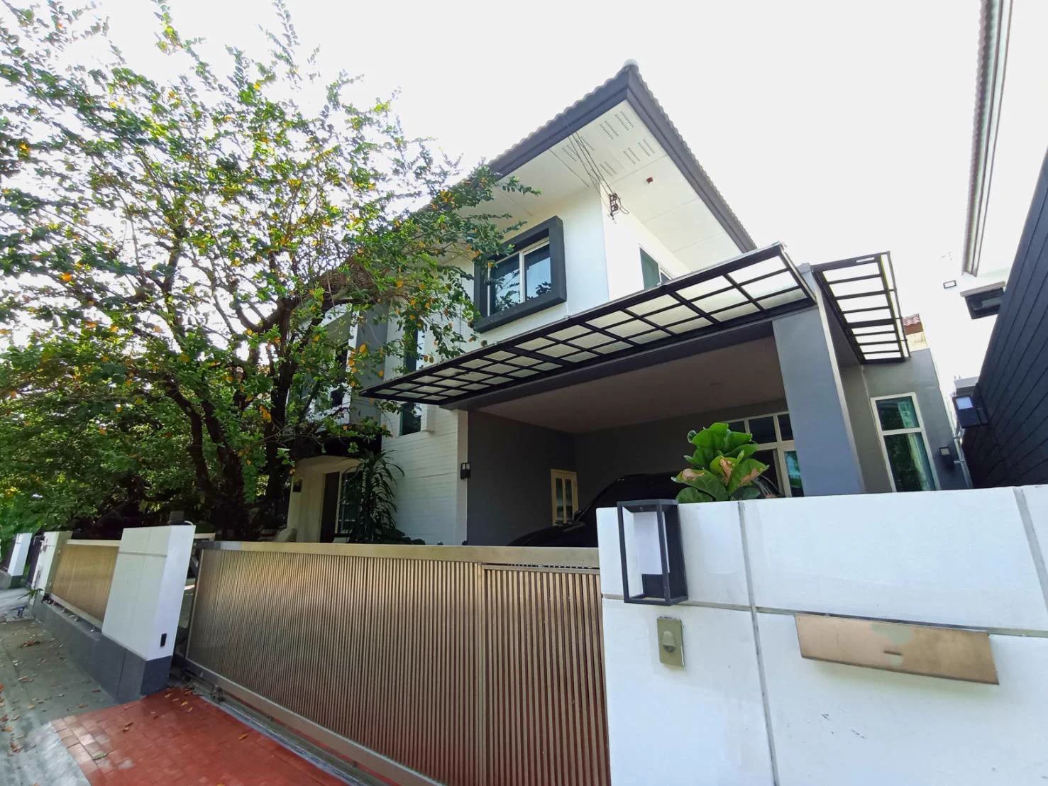 Продажа дома с тремя спальнями в Casa Legend Ratchaphruek-Pinklao, 8.9 млн бат · 1