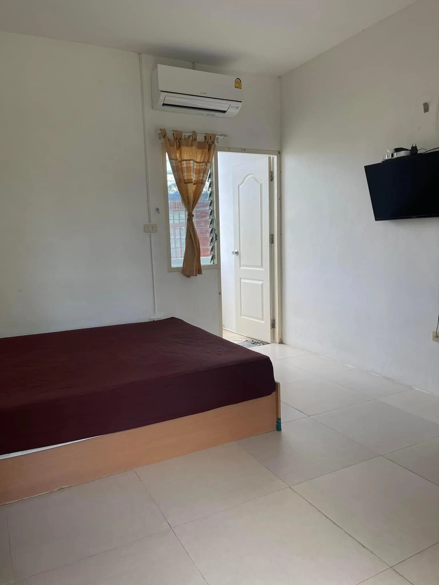 Chic Mansion, Nong Chom, San Sai : chambres avec réfrigérateur au mois, avec ventilateur ou climatisation, près de Chiang Mai–Phrao Road