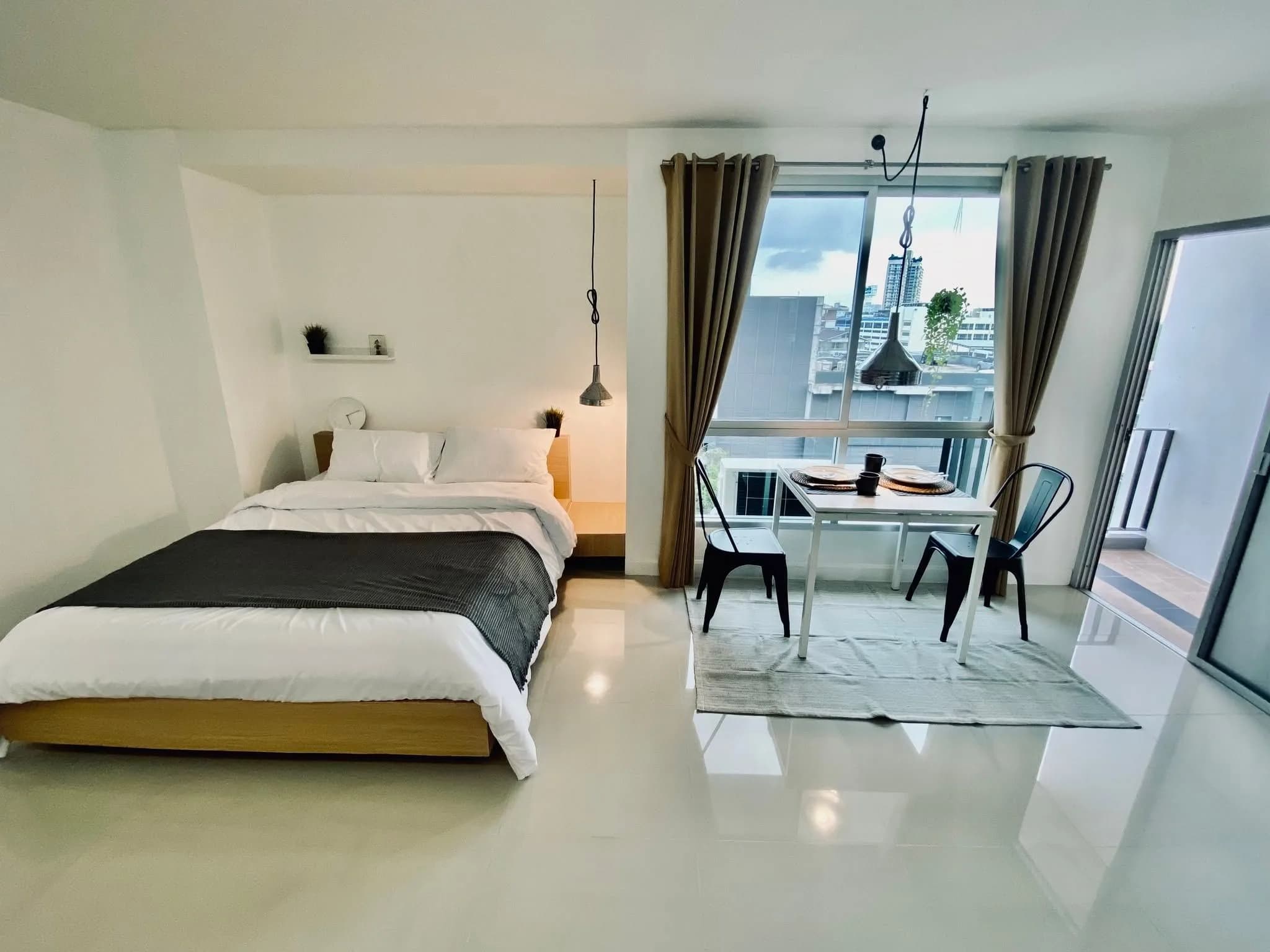 The Signature Apartment Rama 4, Soi Farm Watthana, Khlong Toei: Monthly Studios of 26-33 sq.m. on a 1-Year Contract near Gateway Ekkamai