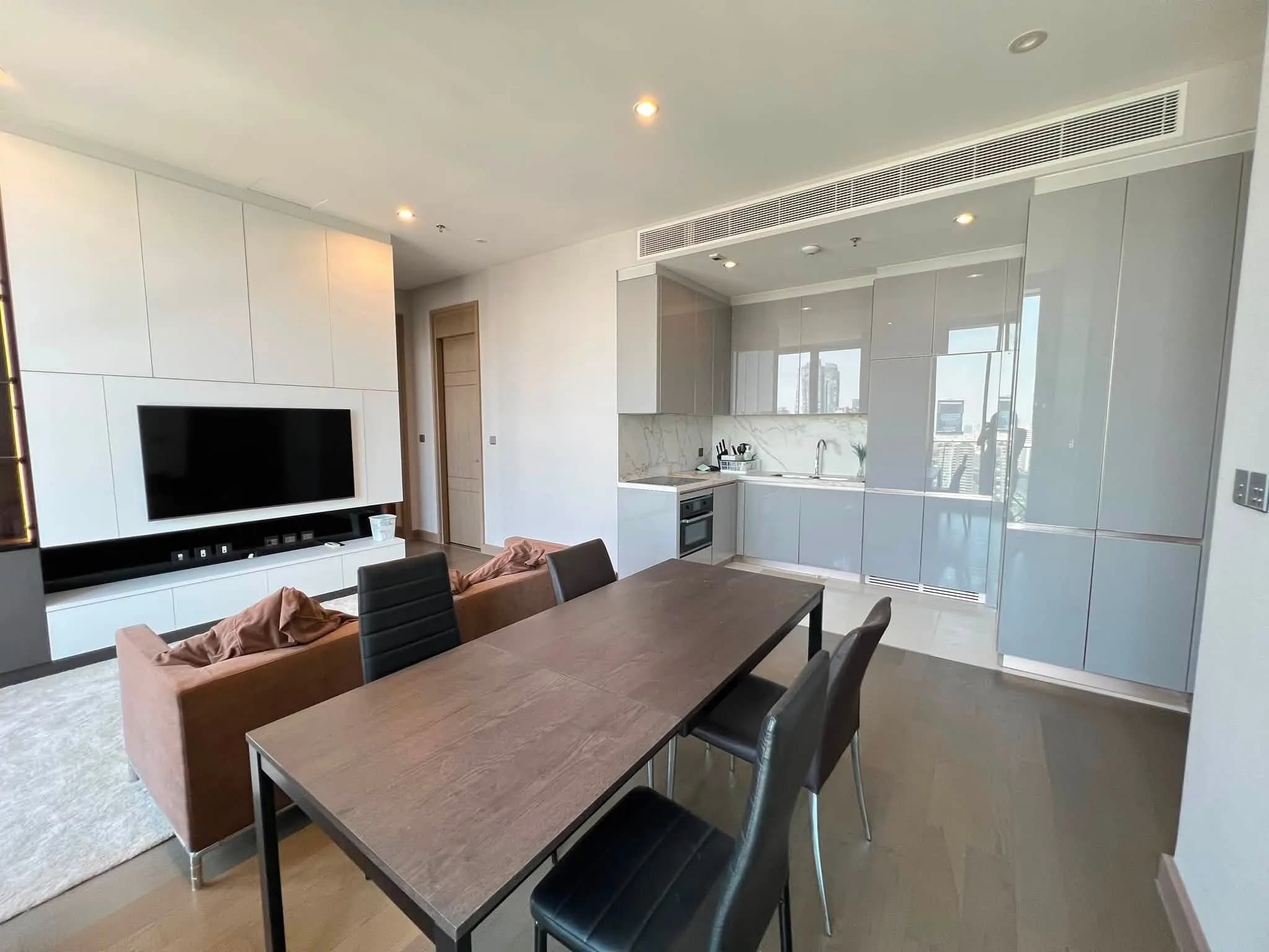 2-Schlafzimmer-Wohnung zur Miete in The Esse at Singha Complex, 73.27 m², 34. Etage, Blick auf Rama 9, neben MRT Phetchaburi